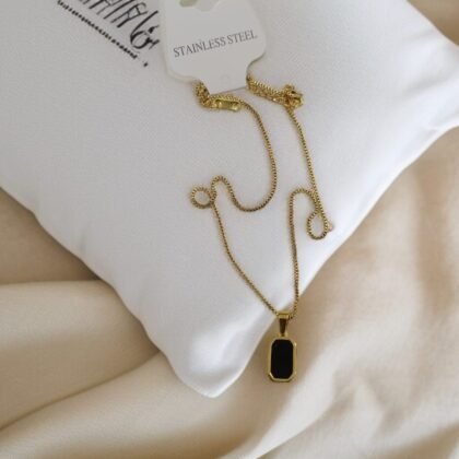 Square Necklace for Women | Korean Black Geometric Pendant Necklace
